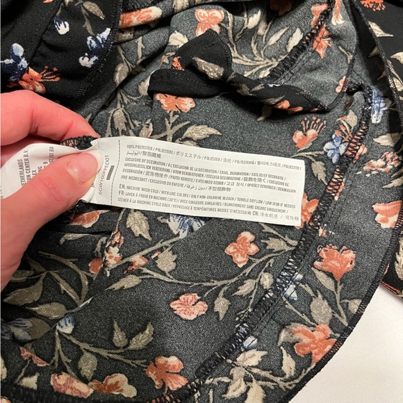 Abercrombie & Fitch Black Floral Split Leg Long Sleeve Cinch Waist Romper - Picture 9 of 10